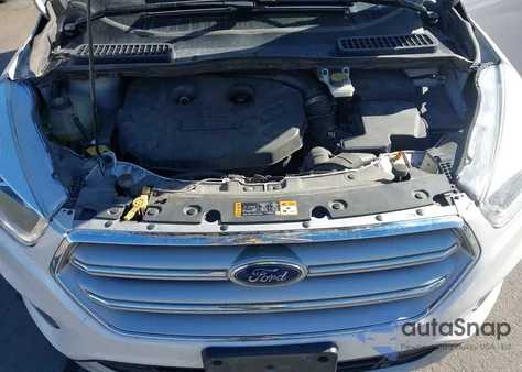 2018 Ford Escape Titanium из США, поврежденный, VIN 1FMCU9J91JUB60848